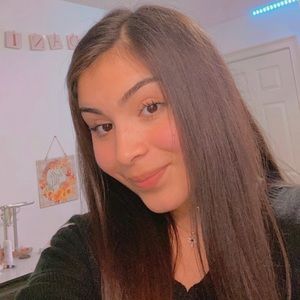 Meet your Posher, Daniela